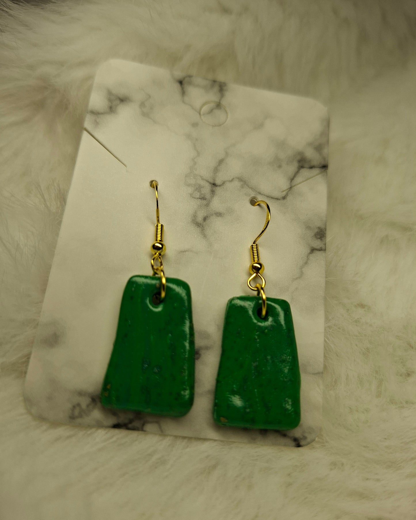 Smaragdgroene hangertjes