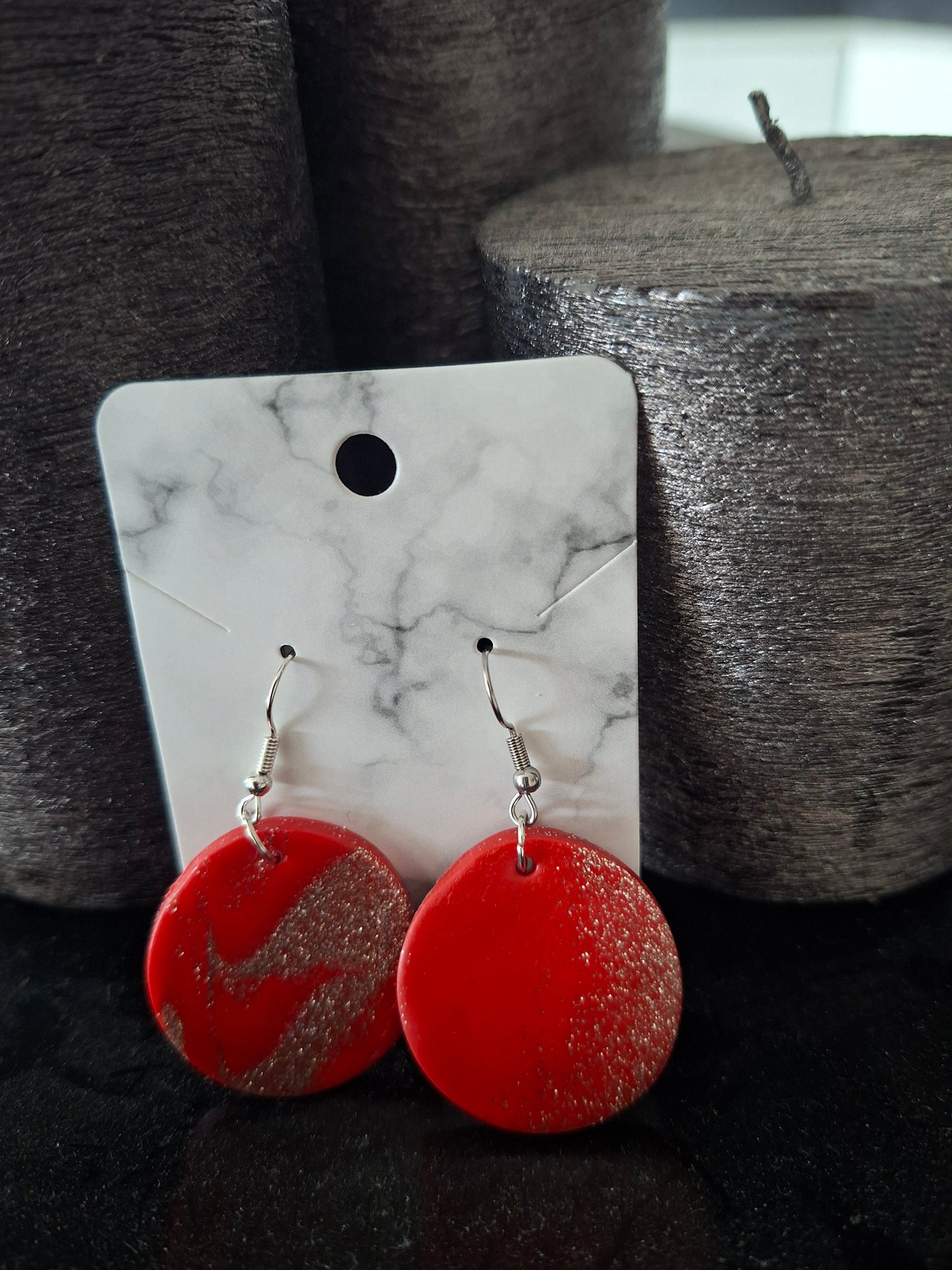 Rode ronden met zilveren glitters