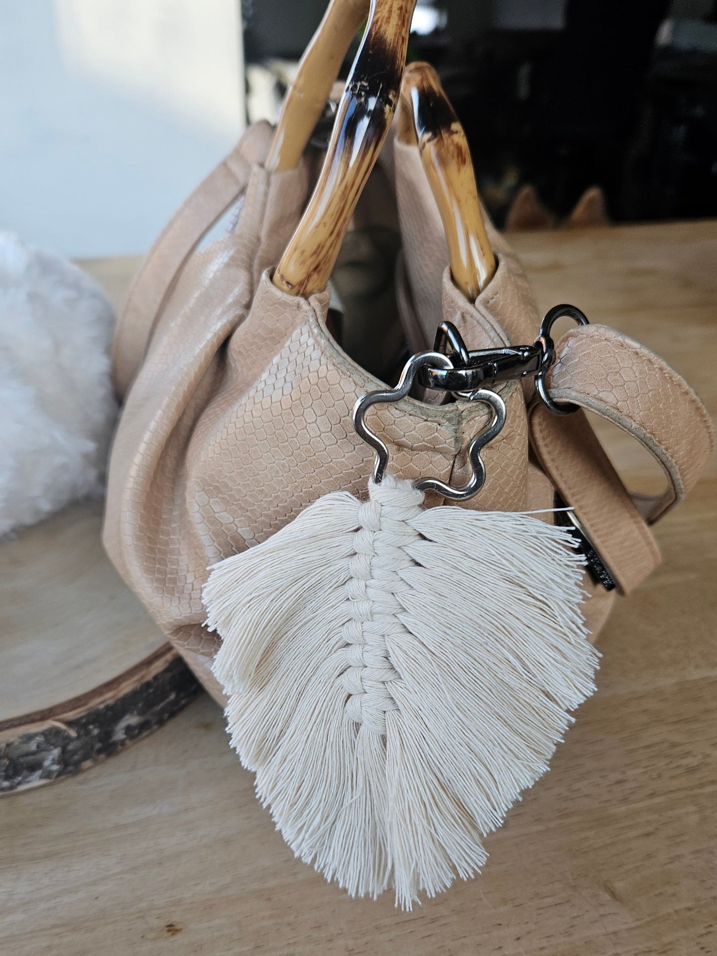 Sleutelhanger - handtasbedel White Flower