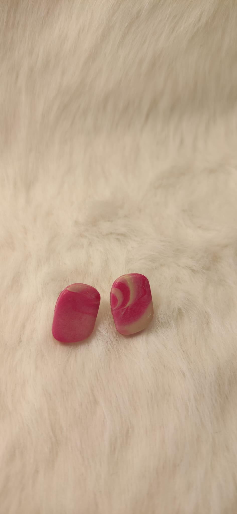 Roze gemarmerde stekertjes