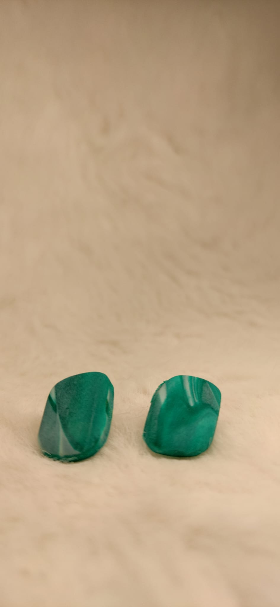 Groen gemarmerde stekertjes