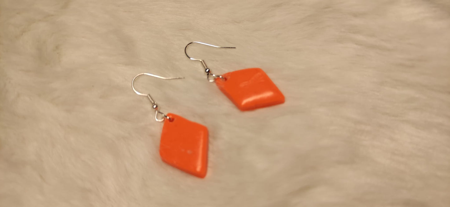 Oranje ruitjes oorbellen