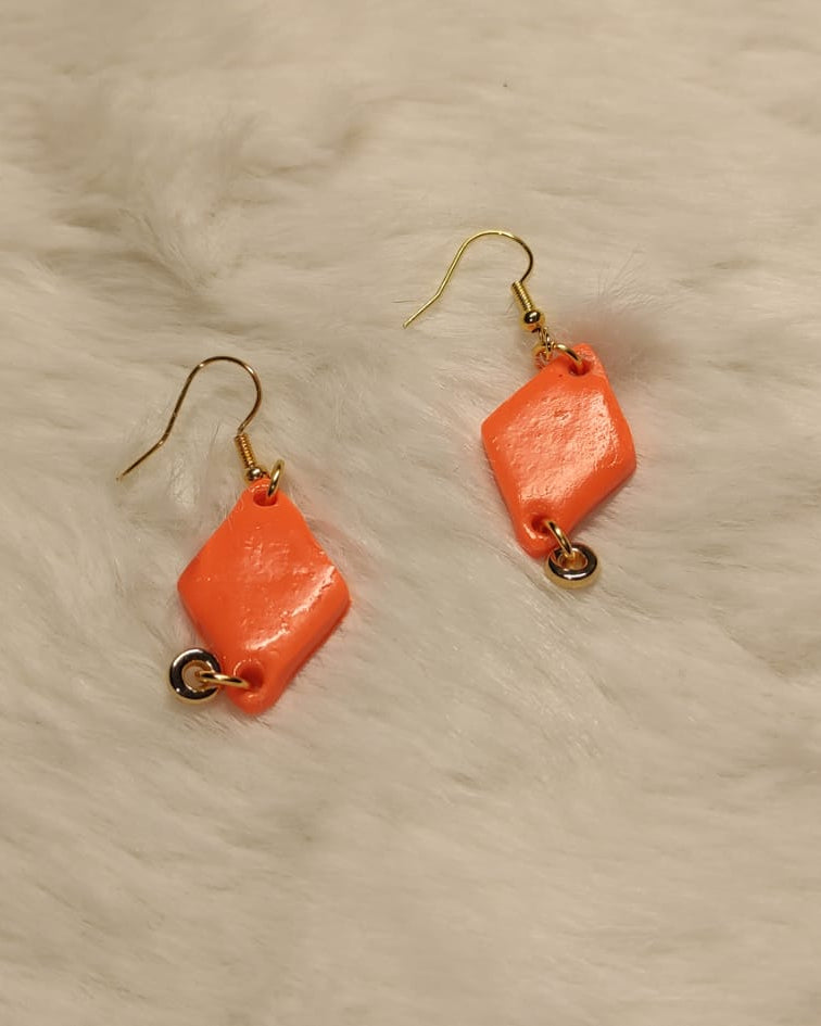 Oranje ruiten oorbellen met ring