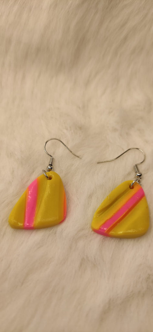 Fel geel roze hangers afgeronde driehoek