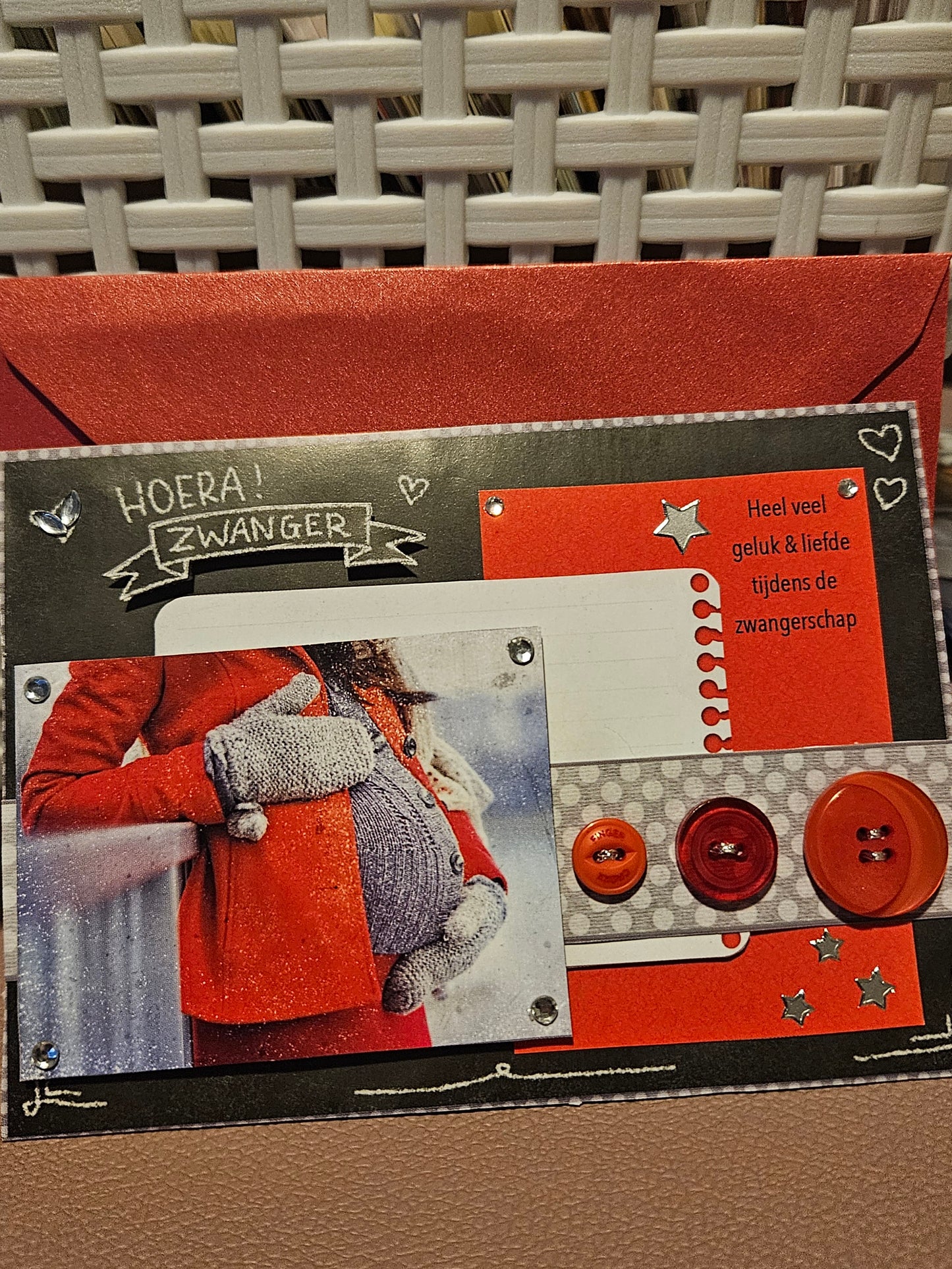 3D wenskaart zwanger rood
