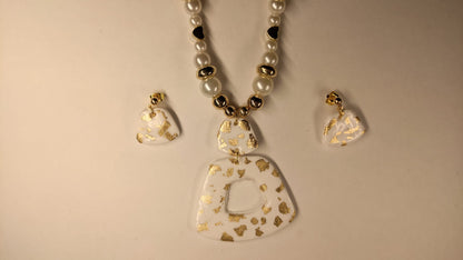 Wit / gouden set oorbellen + ketting (4 varianten)