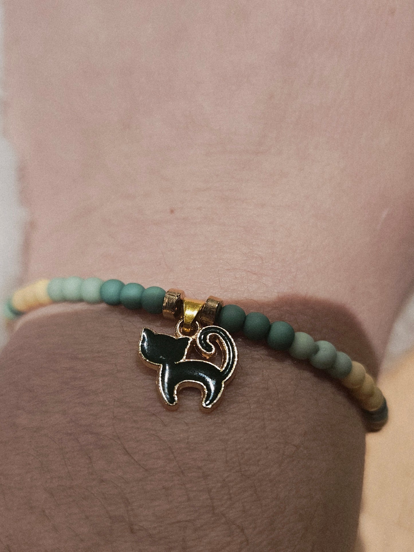 Armband green kittycat