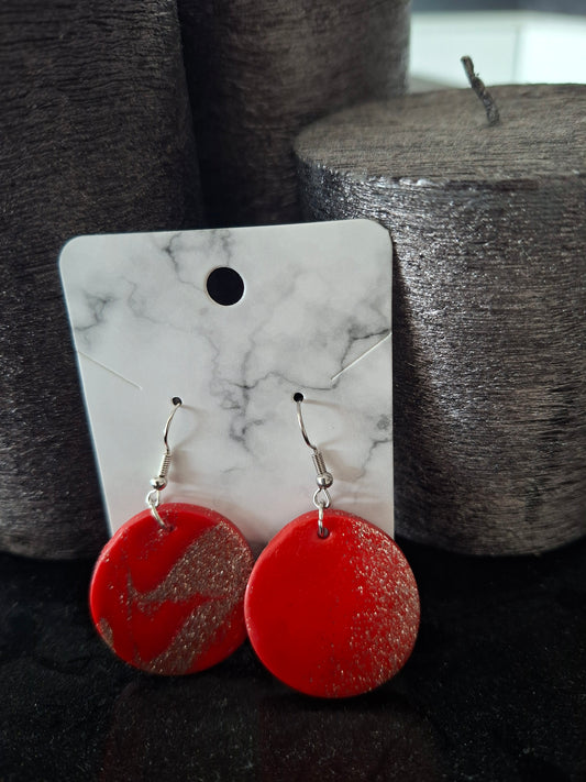 Rode ronden met zilveren glitters