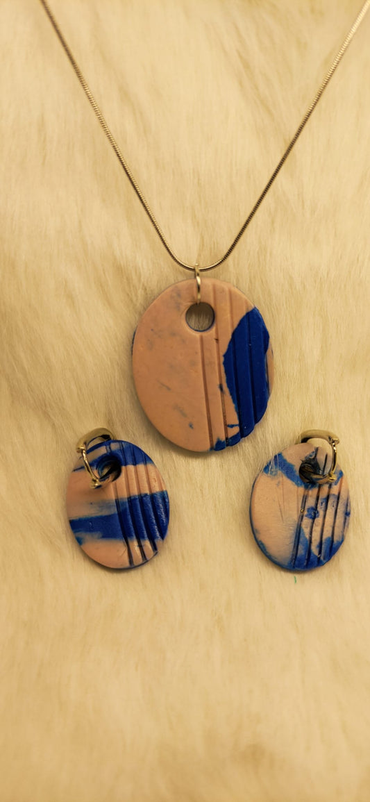 Roze / blauwe set oorbellen + ketting