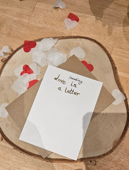 Geïllustreerde wenskaart love in a letter